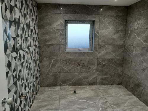 creative-flooring-wall-and-floor-tiling-005