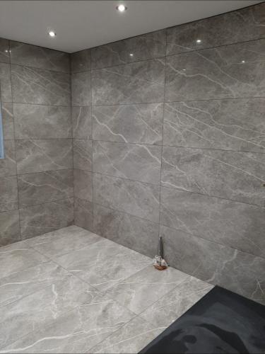 creative-flooring-wall-and-floor-tiling-006